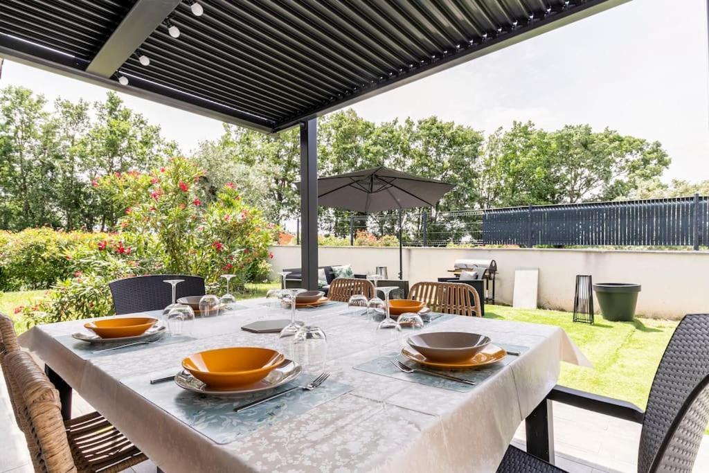 Villa Des Rives Du Tarn Avec Jacuzzi Montans 外观 照片